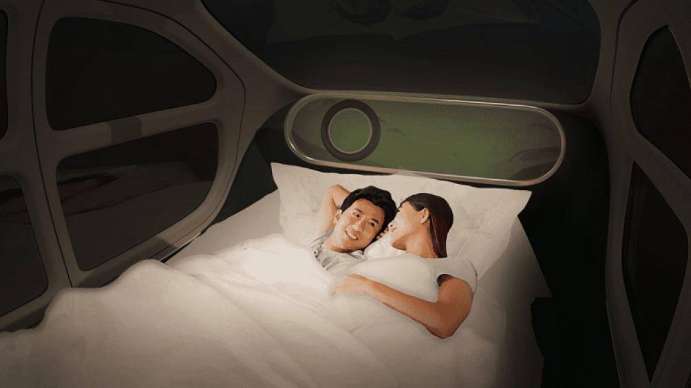 Hoặc đây cũng là nơi để ngồi làm việc hoặc chơi game và xem phim, ăn tối quanh một chiếc bàn hoặc thậm chí là ngủ