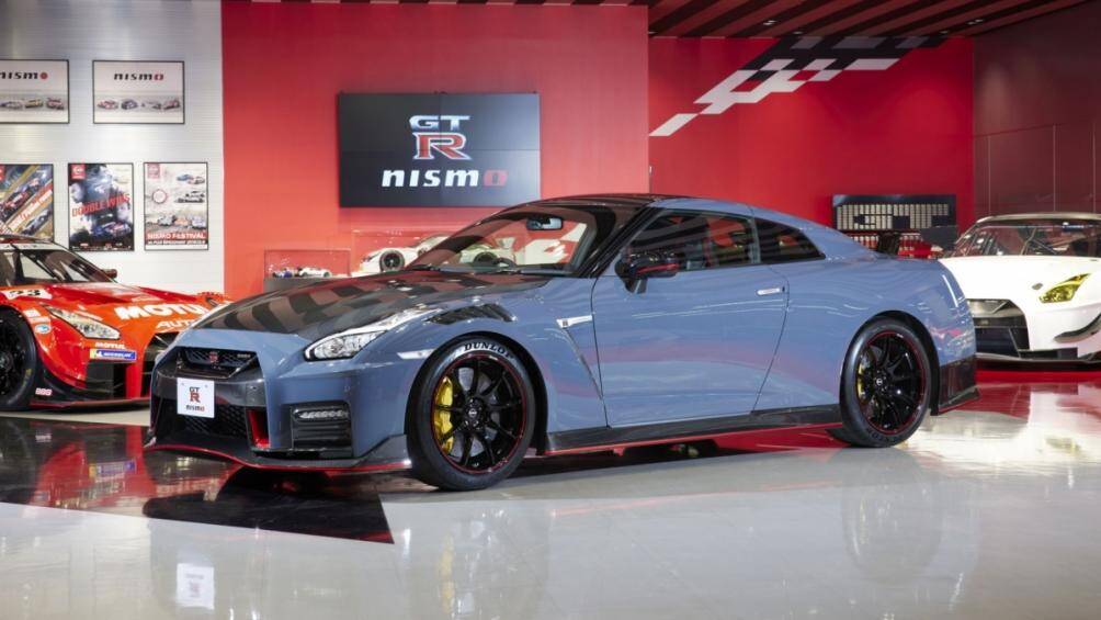 Hãng xe Nhật Bản vừa ra mắt phiên bản đặc biệt Nissan GT-R Nismo 2022 với màu sơn Stealth Grey hoàn toàn mới