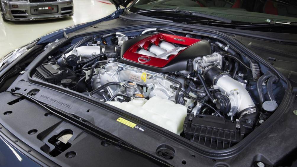 Nissan GT-R Nismo 2022 vẫn được sử dụng động cơ V6 tăng áp kép, dung tích 3.8 lít, sản sinh công suất cực đại 592 mã lực
