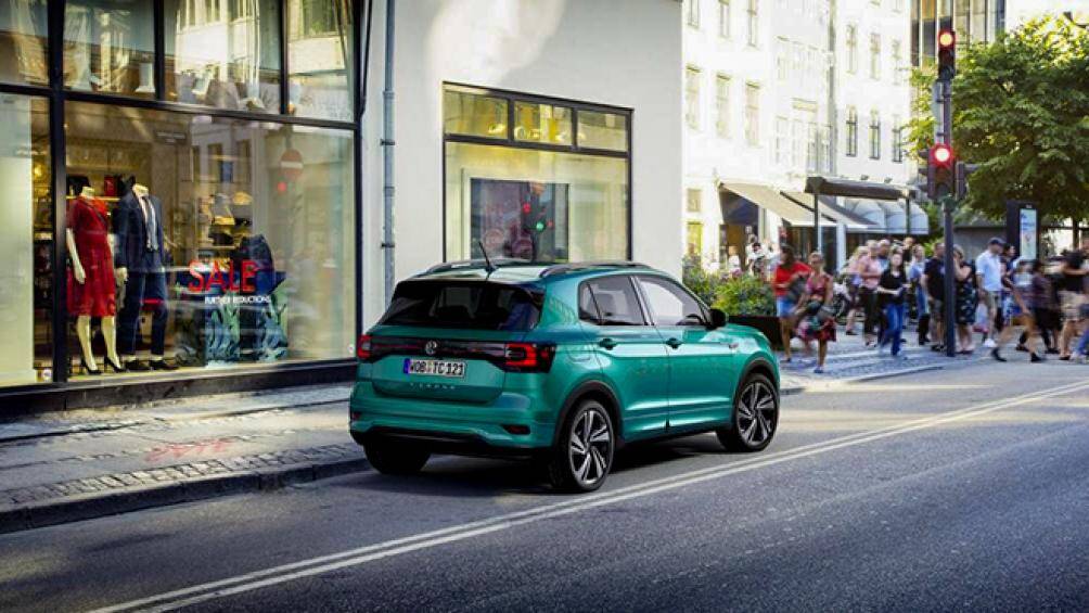 Lần đầu được giới thiệu vào năm 2018, Volkswagen T-Cross là chiếc SUV nhỏ nhất của hãng xe Đức