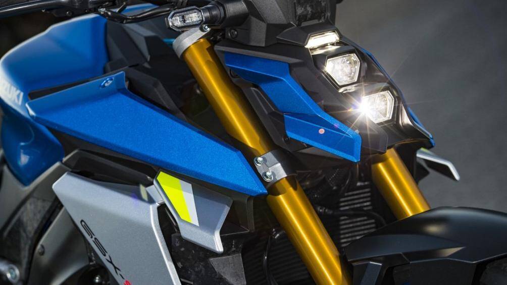 Phần đèn LED phía trước được thiết kế với hình dáng mới hiện đại, nhỏ gọn và thu hút hơn