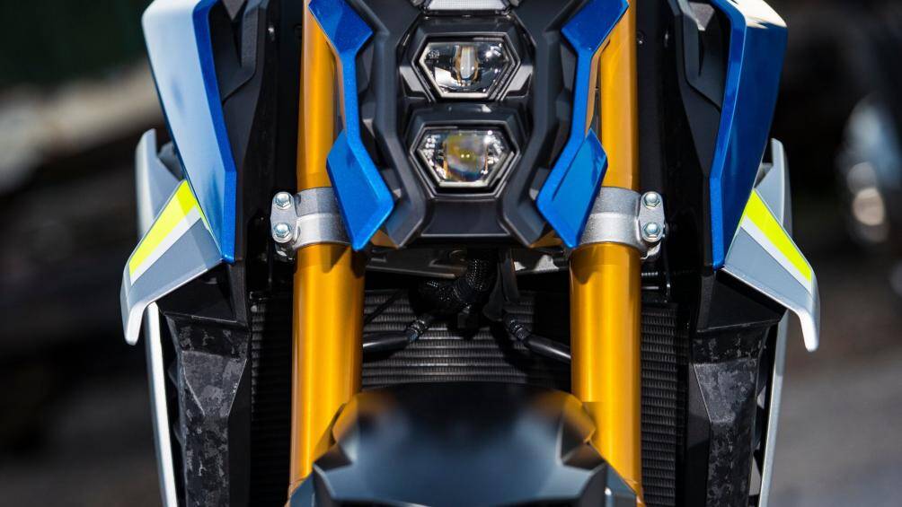 Phuộc trước Upside Down cao cấp của KYB Kayaba, đường kính 43mm, hành trình phuộc 120mm