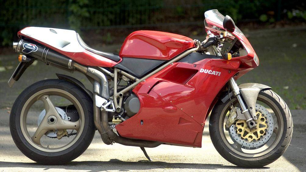2. Ducati 916