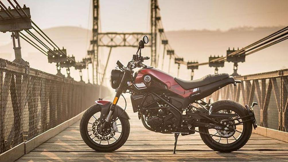 Benelli Leoncino 250 là mẫu xe có thiết kế tân cổ điển rất đẹp mắt, giá bán của xe chỉ ở mức 199.000 Peso (94 triệu đồng)