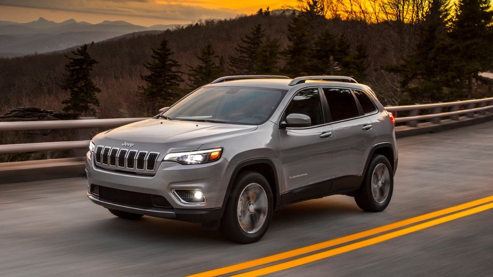 Jeep Cherokee 2021 nhận được số điểm đánh giá là 3,4 từ KBB
