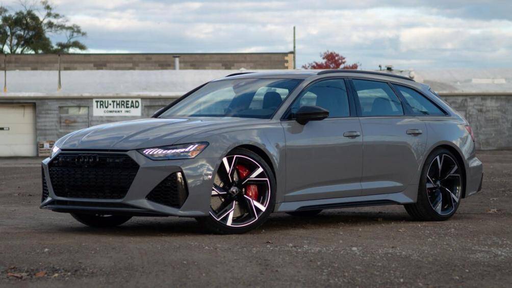 2. Audi RS6 Avant 2021 (Điểm số: 9.6/10)
Phân khúc: Wagon hiệu suất cao