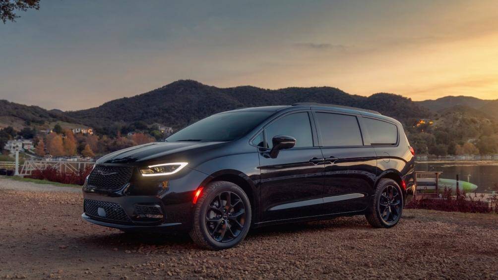 6. Chrisler Pacifica Hybrid 2021 (Điểm số: 9.2/10)
Phân khúc: Xe tải nhỏ động cơ hybrid