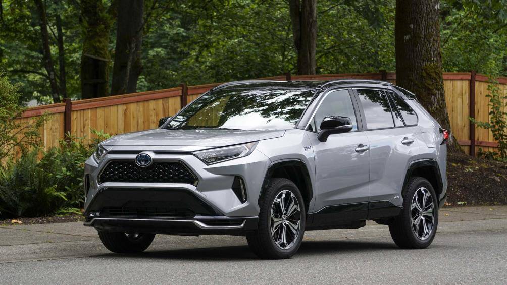 9. Toyota RAV4 Prime 2021 (Điểm số: 9.0/10)
Phân khúc: Crossover sạc điện