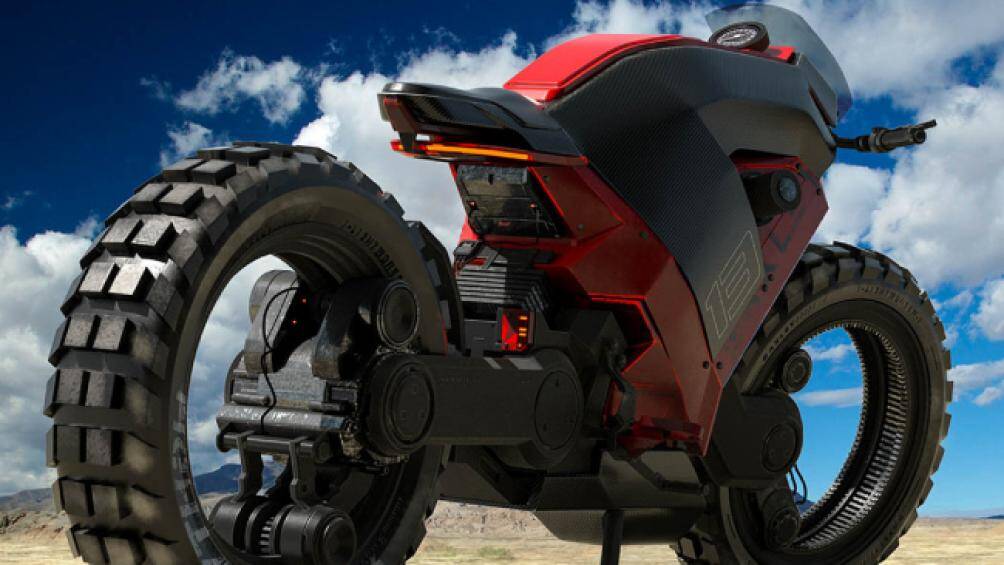 Bánh xe to, phần đuôi tối giản và có sự cân bằng cực tốt. Khung xe được làm bằng sợi carbon nhẹ