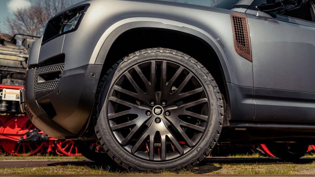 Hãng độ đã bổ sung thêm la zăng đúc hợp kim Black Crow 22 inch mới