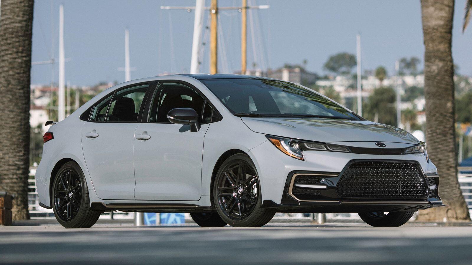 3. Toyota Corolla 2021 đạt được 4,4 điểm theo đánh giá của KBB, có giá bán khởi điểm từ 20.780 USD