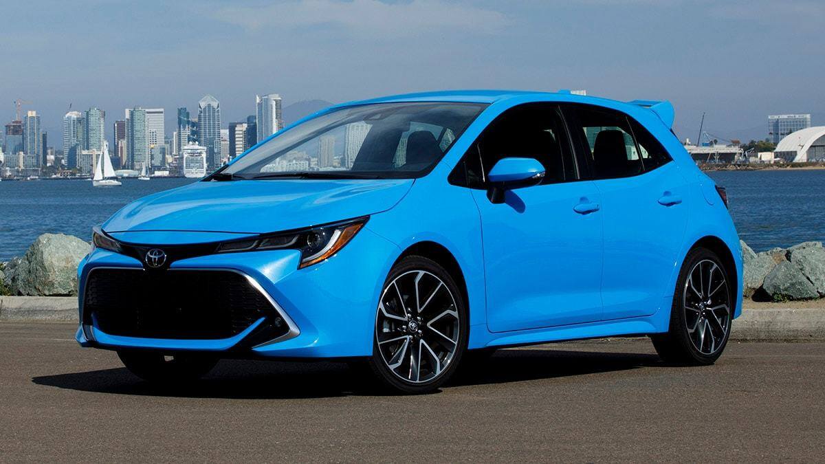4. Toyota Corolla hatchback đạt được 4,3 điểm theo đánh giá của KBB, có giá bán khởi điểm từ 21.560 USD