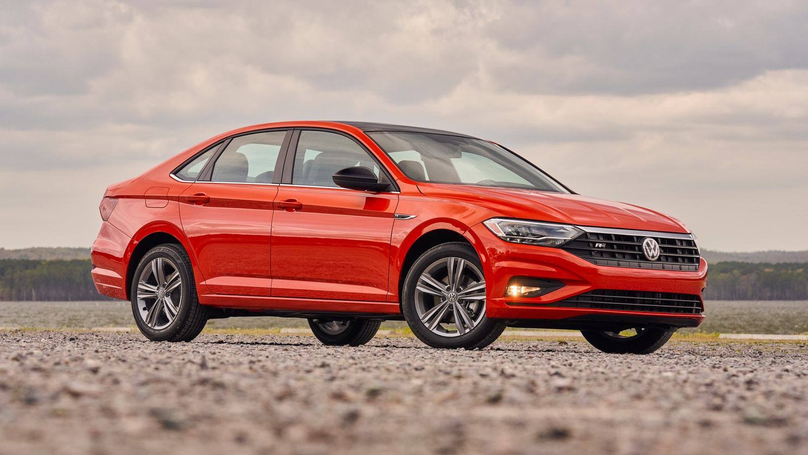 8. Volkswagen Jetta 2021 đạt được 3,9 điểm theo đánh giá của KBB, có giá bán khởi điểm từ 19.990 USD