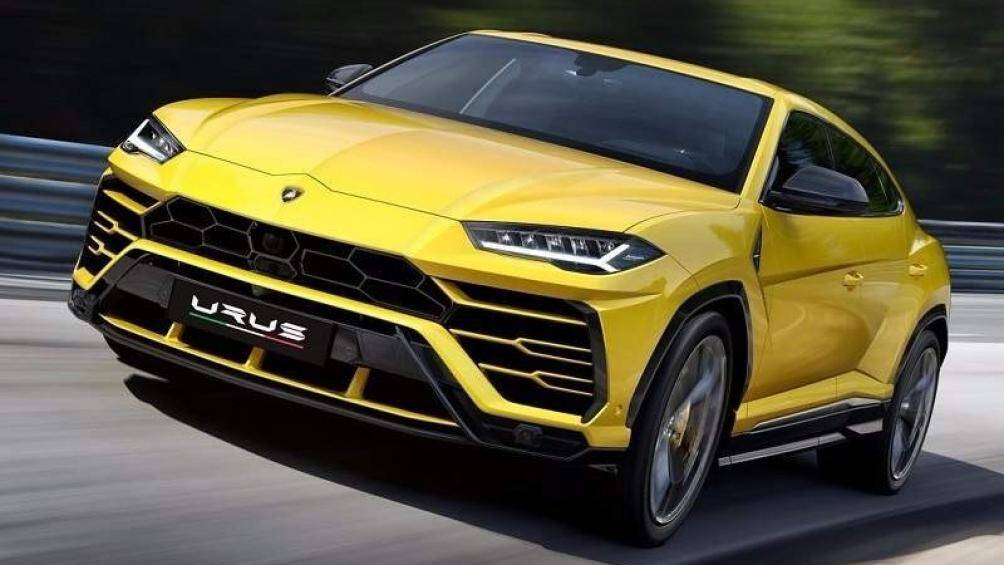 2. Lamborghini Urus 2021 - vận tốc tối đa 190 mph (306 km/h)