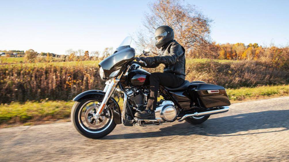 4. Harley-Davidson Electra Glide Standard (giá khởi điểm: 18.999 USD)