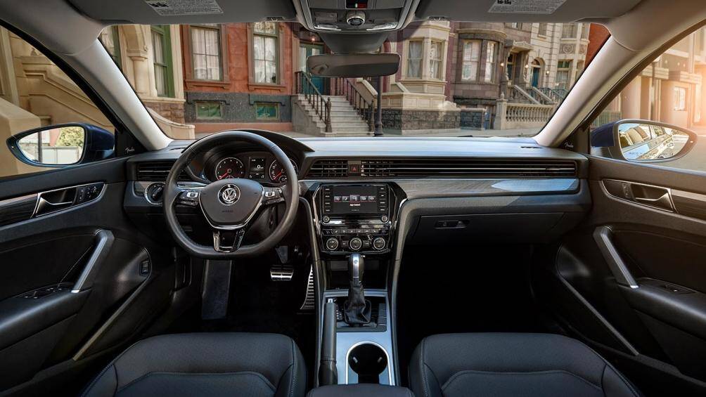 5. Volkswagen Passat (giá khởi điểm: 23.995 USD)