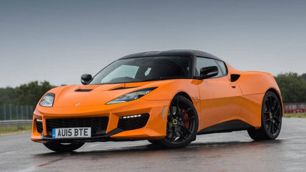 6. Lotus Evora 400 (giá khởi điểm: 91.785 USD)