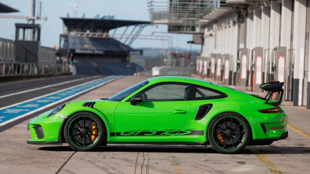 8. Porsche 911 GT3 RS (giá khởi điểm: 188.550 USD)