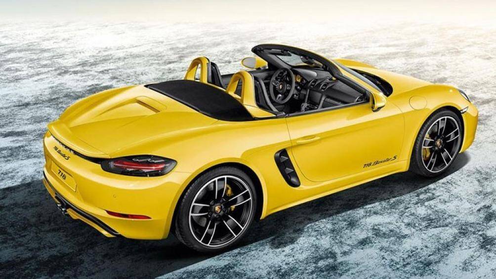 Mẫu xe thể thao nhà Porsche này có khả năng tăng tốc ấn tượng, từ 0-100km/h chỉ mất 5,5 giây và tốc tối đa lên tới 264 km/h