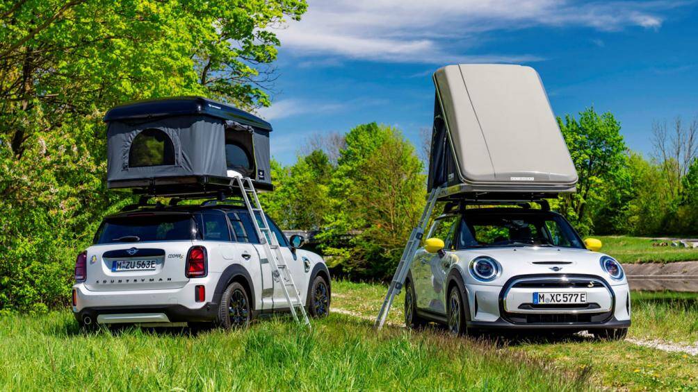 Trên dòng MINI mới, thương hiệu đem tới hai mẫu xe với hệ dẫn động điện là MINI Cooper SE Countryman ALL4 và MINI Cooper SE