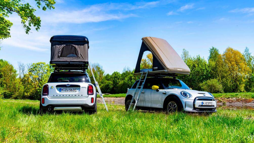 Chiếc xe có thể sử dụng sự tương tác được kiểm soát thông minh của động cơ đốt trong và động cơ điện để bổ sung năng lượng dự trữ cho bộ pin cao áp