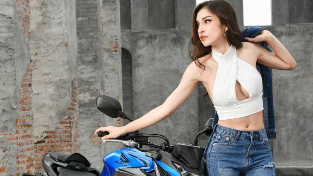 Vẻ đẹp không tì vết với làn môi mọng gợi cảm