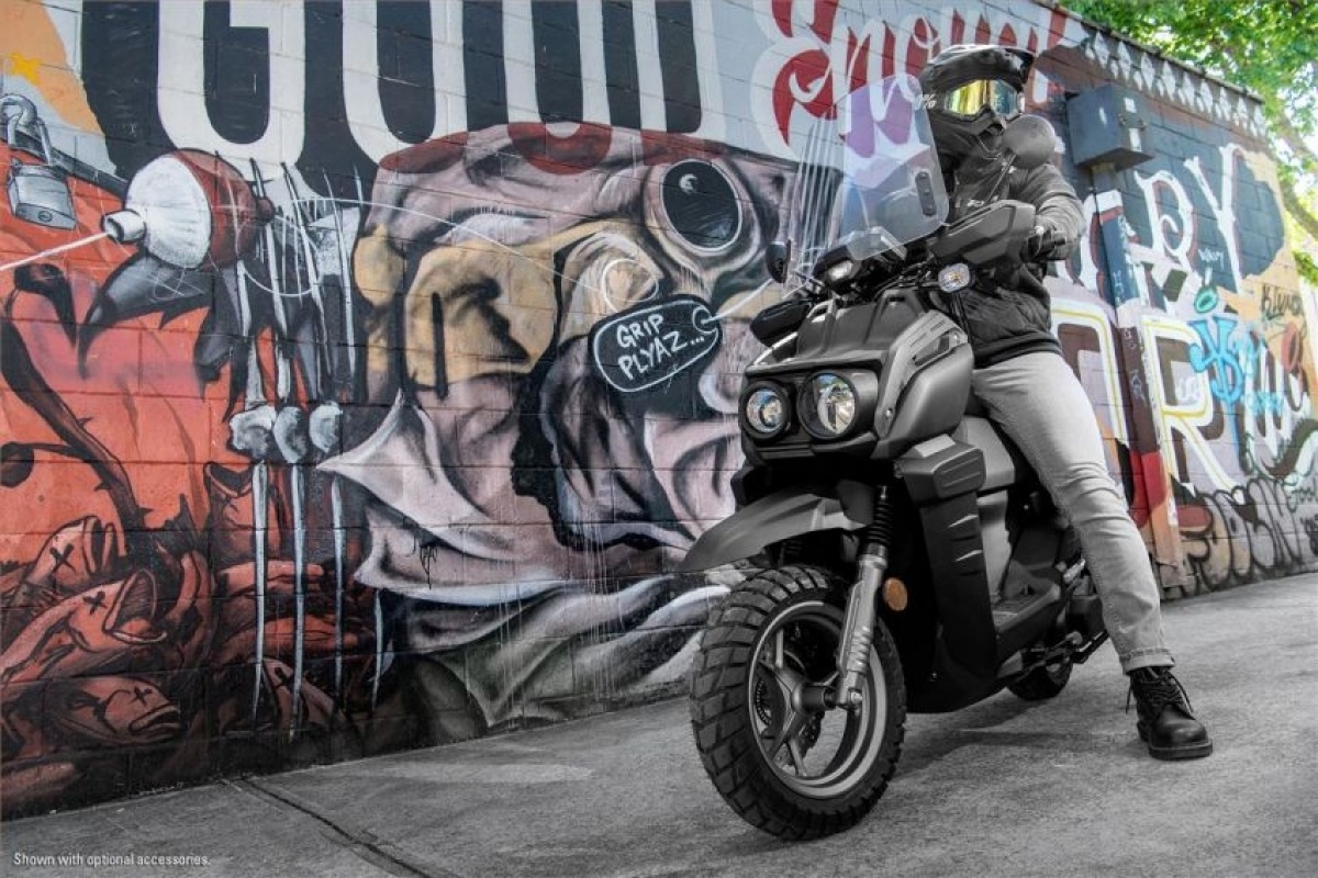 Là mẫu xe sẽ được tiếp cận thị trường Mỹ vào năm sau, Yamaha Zuma 125 2022 là chiếc xe tay ga phong cách adventure được sản xuất tại nhà máy ở Iwata