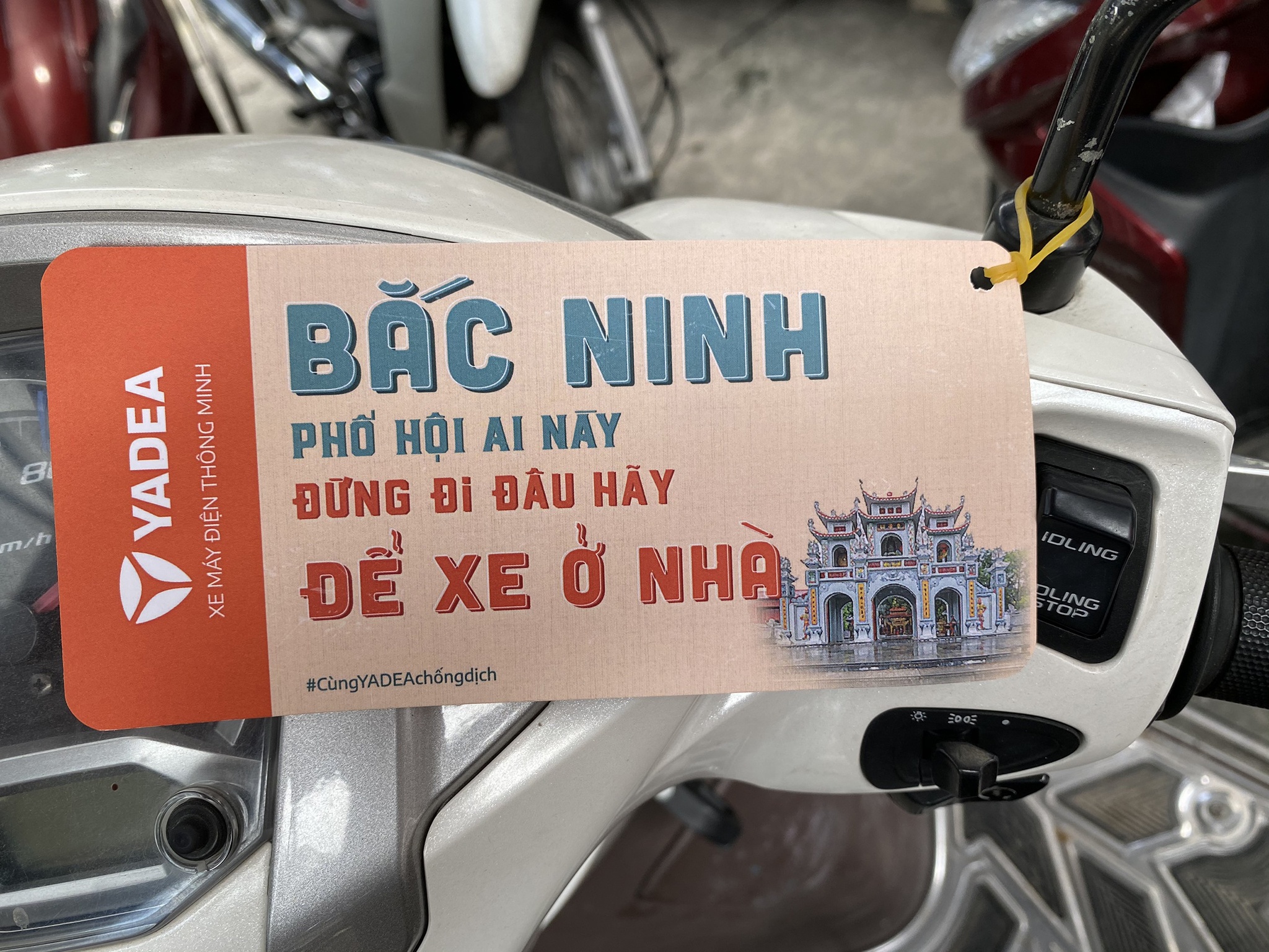 Hay tại Bắc Ninh thì: “Bắc Ninh phố Hội ai này - Đừng đi đâu hãy: Để xe ở nhà”