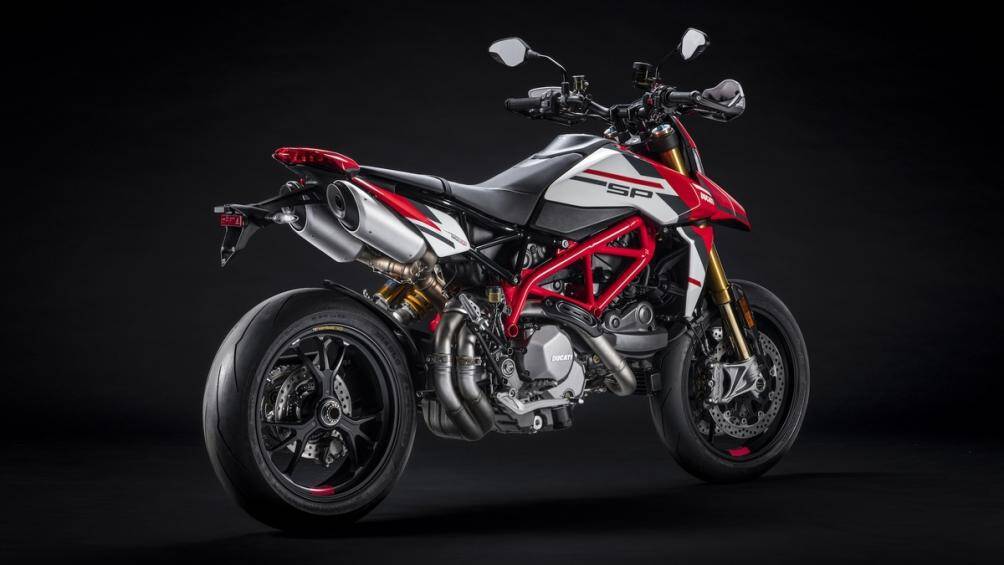 Tại Việt Nam, Ducati Hypermotard 950 được phân phối chính hãng với phiên bản tiêu chuẩn có giá 460 triệu đồng và bản RVE có giá 474 triệu đồng