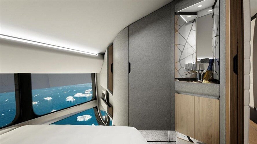 Hybrid Air Vehicles, công ty chế tạo chiếc Airlander 10 cho biết khoang hành khách dài hơn 45m có thể phục vụ 19 hành khách trong vòng 3 ngày