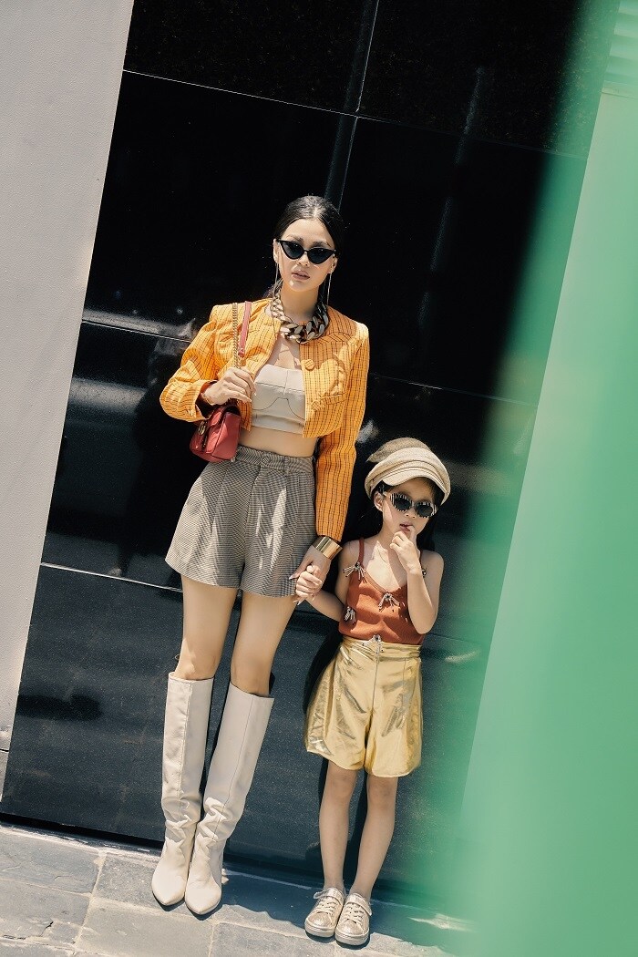 Bộ ảnh mang nhiều màu sắc rực rỡ như đỏ, tím, cam...