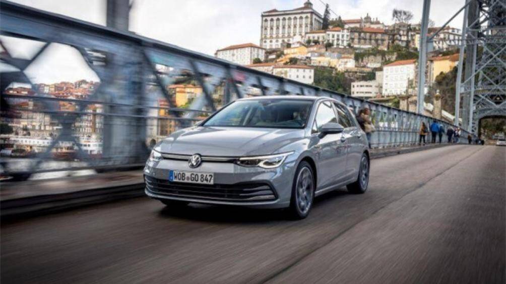 Kết hợp với hộp số DSG ly hợp kép bảy cấp, cho khả năng tăng tốc từ 0-100 km/h trong 8,5 giây trong khi tốc độ tối đa là 224 km/h