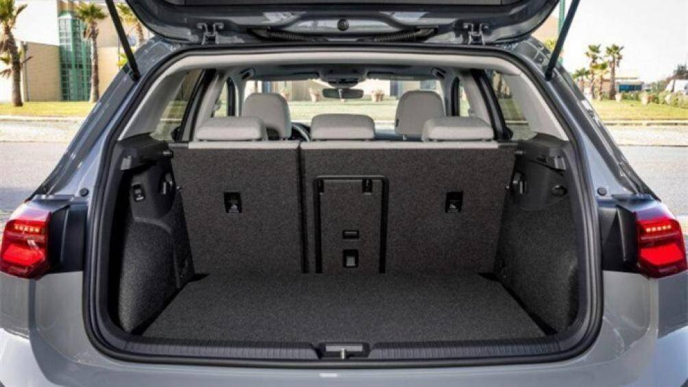 Mk8 Golf có giá khởi điểm từ 125.900 đô la Singapore (khoảng 2,18 tỷ đồng)