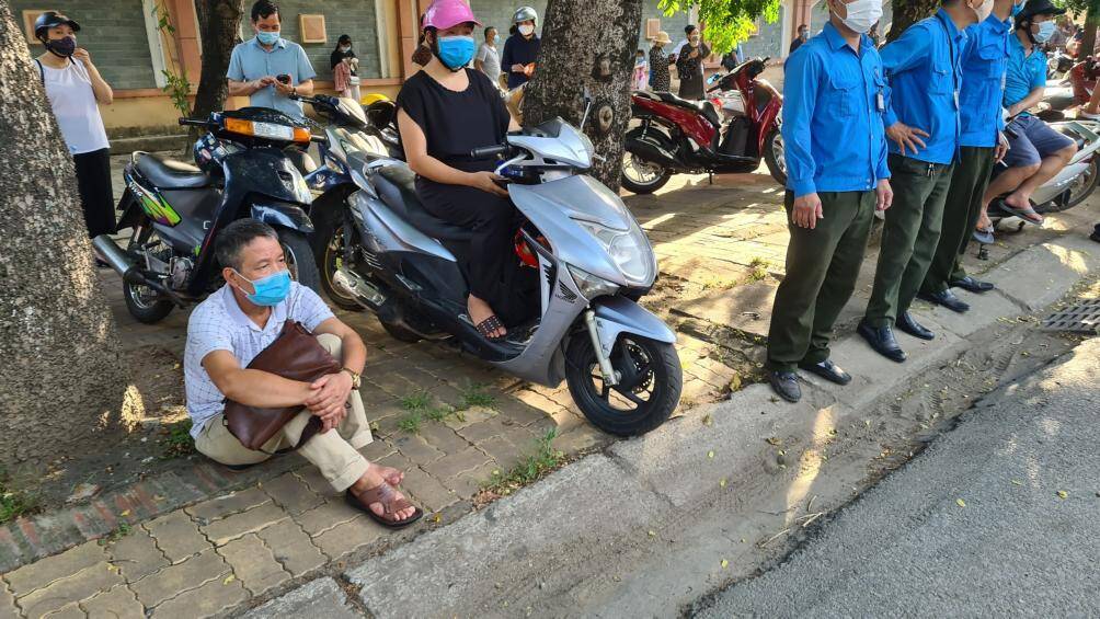 Các thí sinh sẽ thi 3 môn lần lượt là Ngữ Văn, Ngoại ngữ và Toán. Trong đó, Toán và Ngữ Văn thi vào buổi sáng thời gian làm bài 120 phút, bắt đầu làm bài từ 8 giờ. Buổi chiều thi Ngoại ngữ (60 phút), bắt đầu làm bài từ 15 giờ.