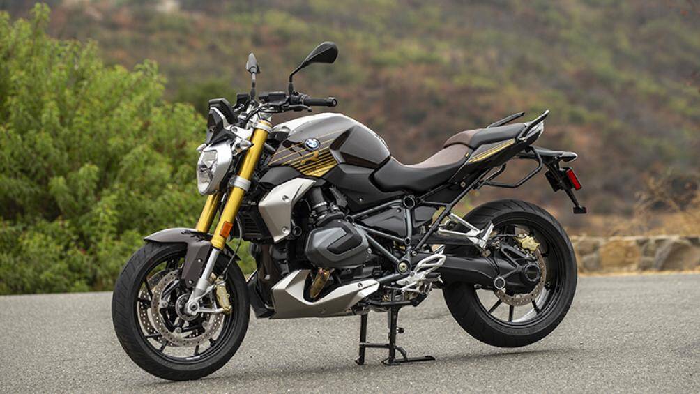 1. BMW R 1250 R (giá: 17.627 USD)