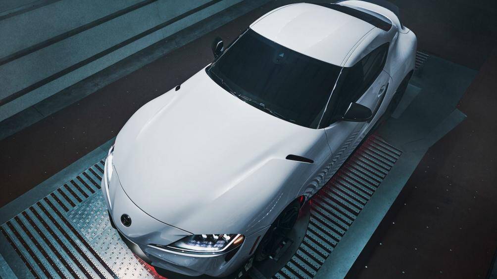 Toyota mang đến cho khách hàng ba tùy chọn màu sơn cho phiên bản A91-CF với màu trắng Absolute Zero, vàng Nitro hoặc xám Phantom Matte