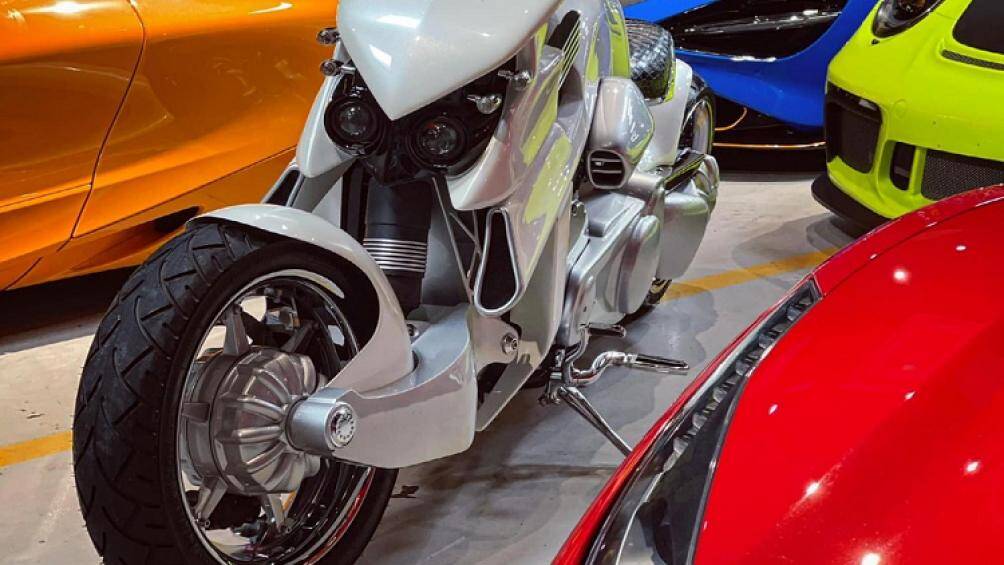 Lần đầu tiên được trình làng vào năm 2010 với cảm hứng lấy từ đàn khủng long bạo chúa trong siêu phẩm King Kong