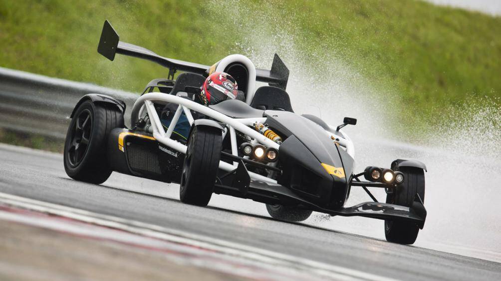 5. Ariel Atom 3.5R (thời gian tăng tốc từ 0-100 km/h: 2,6 giây)