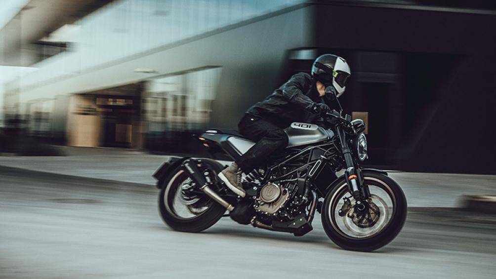 Vitpilen 401, Svartpilen 401 và Svartpilen 200 là 3 mẫu mô tô phong cách Retro và Cafe Racer mà hãng xe mô tô Thụy Điển Husqvarna mang đến thị trường Việt Nam