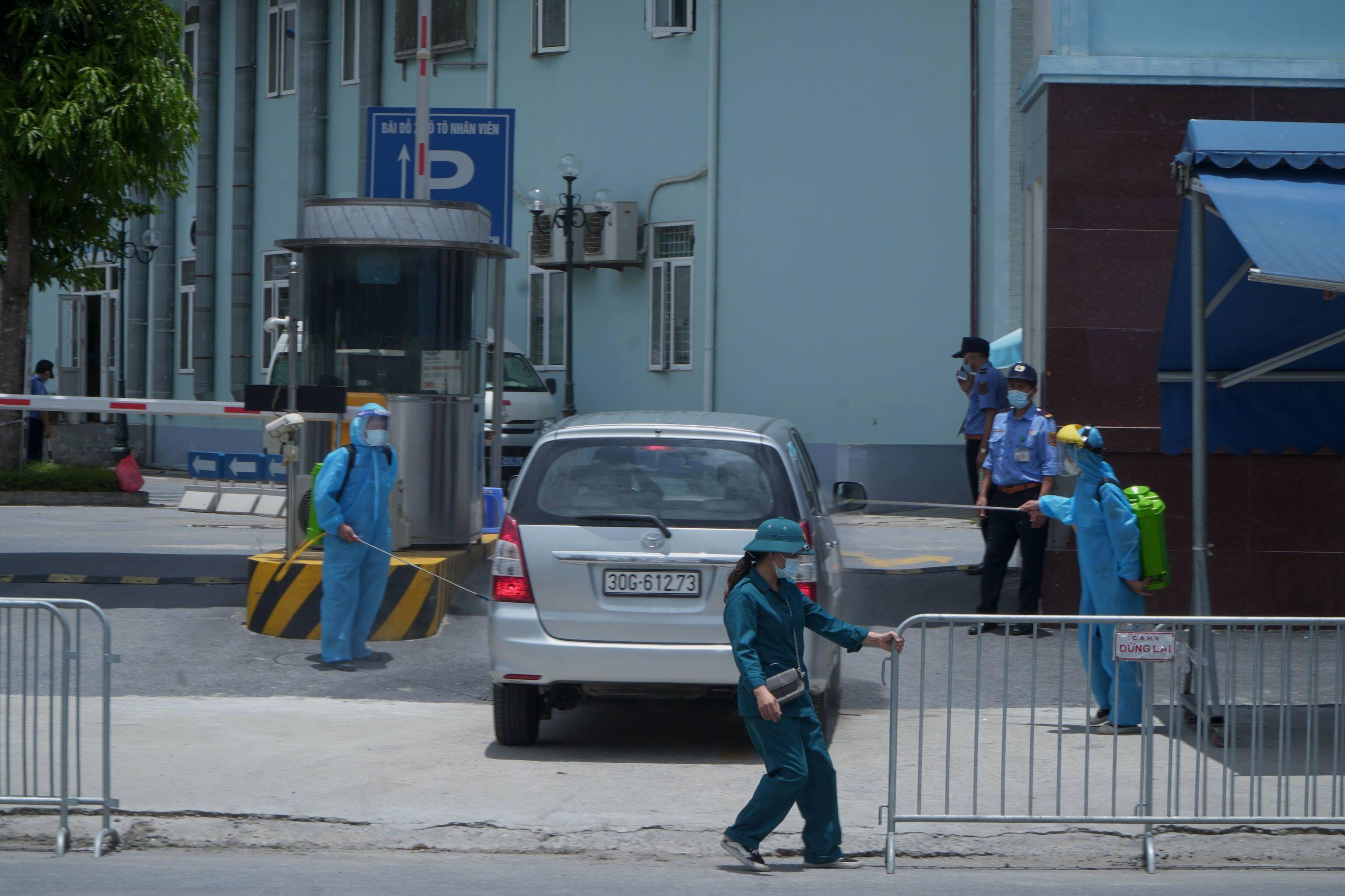 Sau 38 ngày bị cách ly, trưa 14/6, Bệnh viện K cơ sở Tân Triều đã dỡ phong tỏa.