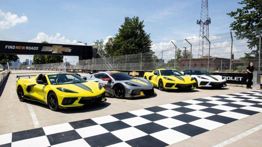 Chevrolet dự kiến sản xuất giới hạn 1 nghìn chiếc Corvette C8 IMSA GTLM Championship Edition được lấy cảm hứng từ màu áo của hai chiếc xe đua Corvette C8