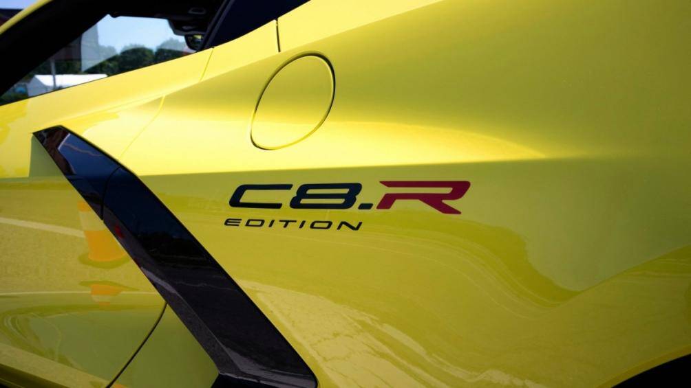 Xe sẽ được trang bị khoang động cơ LT2 6.2L V-8, hộp số ly hợp kép tám cấp,khối động cơ này giúp xe có khả năng tăng tốc từ 0 -96 km/h chỉ trong vòng 2,9 giây