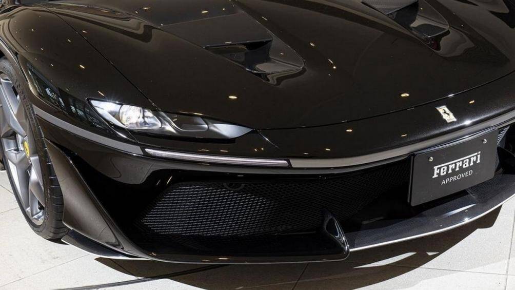 Tên xe ghép từ chữ cái đầu của từ "Japan" và con số biểu thị khoảng thời gian tính bằng số năm Ferrari chính thức hiện diện ở Nhật Bản lúc bấy giờ