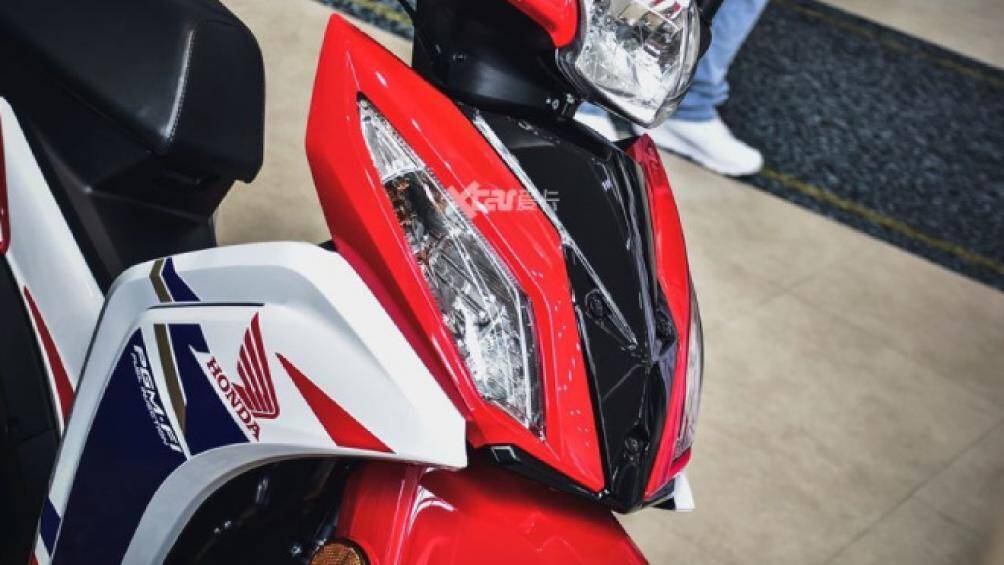 Honda hiện đang phân phối chính hãng Wave 110S tại thị trường Trung Quốc với mức giá đề xuất từ 25,2 triệu đồng tới 27,5 triệu đồng