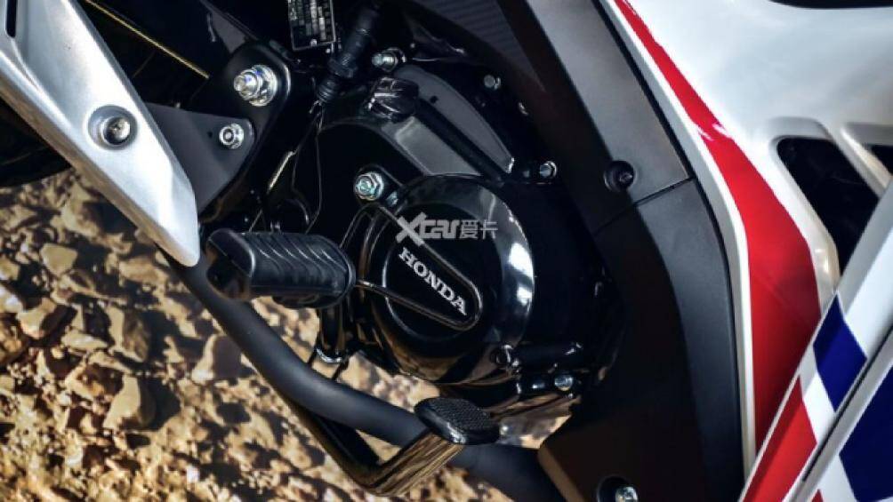 Wave 110S có dung tích khoảng 110cc và được cung cấp nhiên liệu bởi công nghệ phun xăng điện tử PGM-Fi