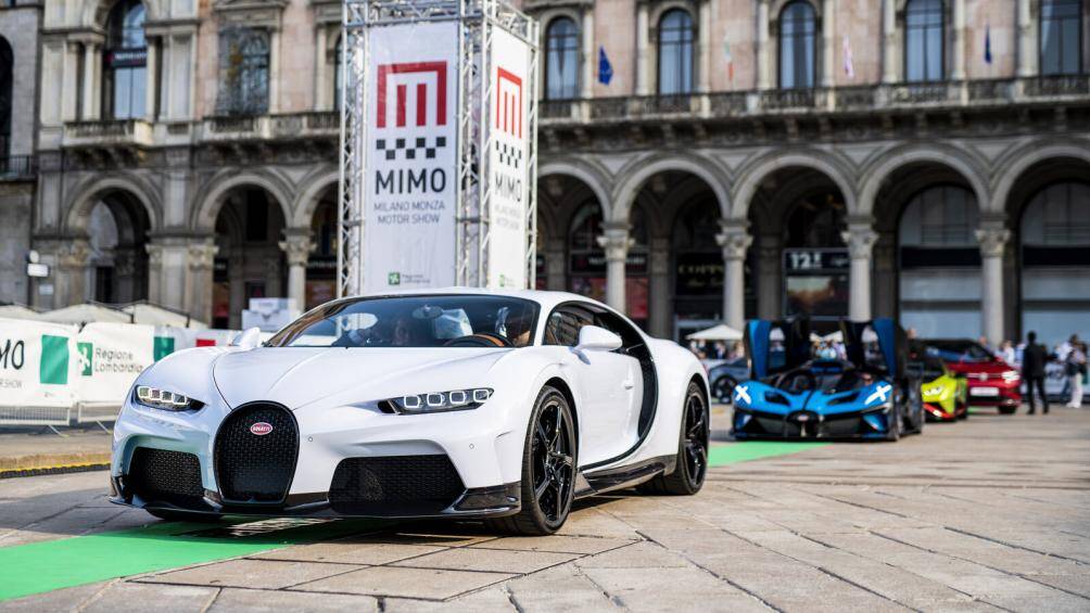 Bugatti Chiron Super Sport vừa xuất hiện trên đường phố tại triển lãm ô tô Milan Monza diễn ra từ ngày 10 đến ngày 13/6 năm 2021