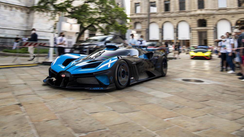 Bugatti đã sử dụng động cơ W16 cho Bolide và thiết kế thân xe đã được tối giản hết sức có thể để có thể đem lại hiệu quả ấn tượng trong việc vận hành xe