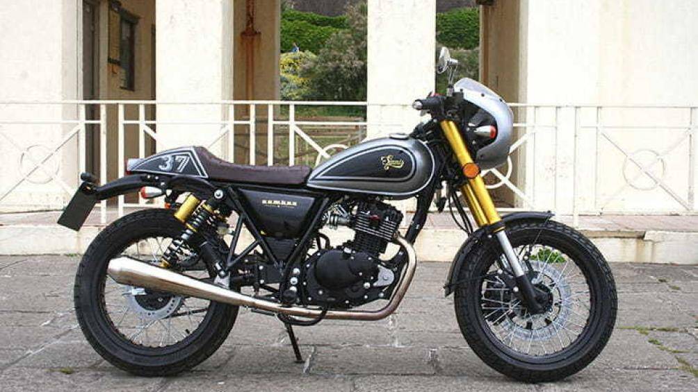 1. Sinnis Bomber 125 Cafe Racer (giá: 3.038 USD)