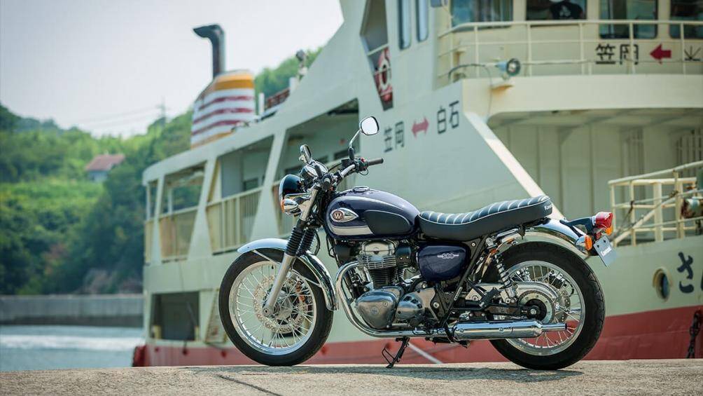 9. Kawasaki W800 Cafe (giá: 9.799 USD)