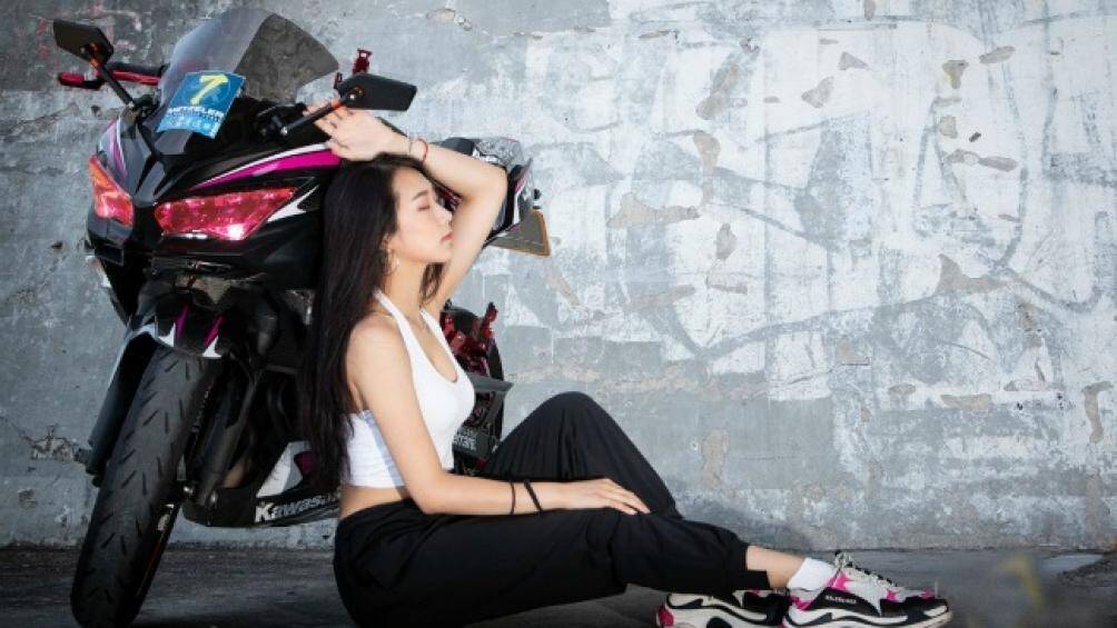 Dáng vẻ tự tin cùng đường cong cuốn hút